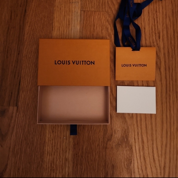 Louis Vuitton Box, Message Card & Ribbon 5.5" x 3.5" - Picture 3 of 5